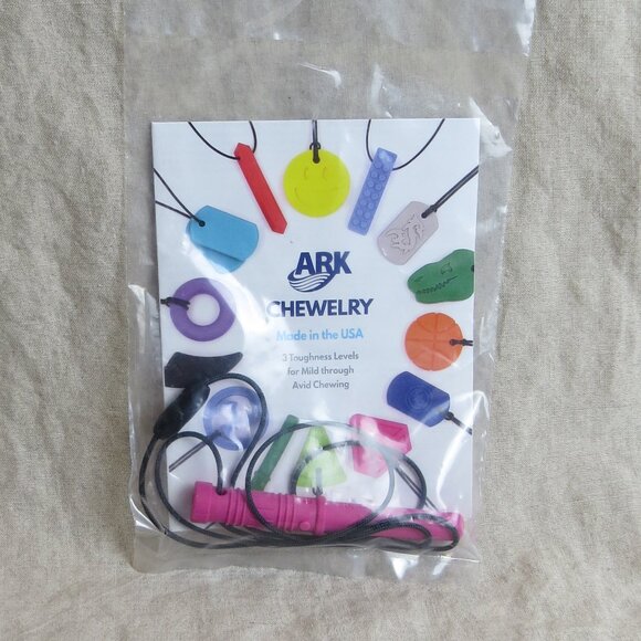 ARK Bite Saber® Sensory Chewelry Necklace, Pink for Moderate Chewing NEW - Picture 2 of 6